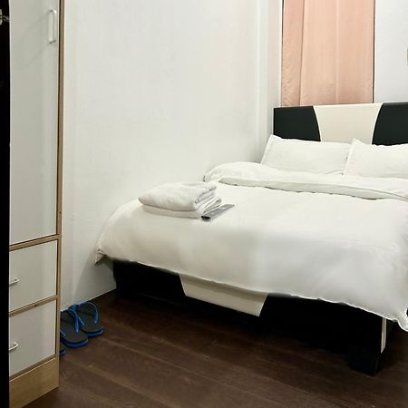 Private Room With Ac And Fan At Ekg Manila House Rental Eksteriør billede